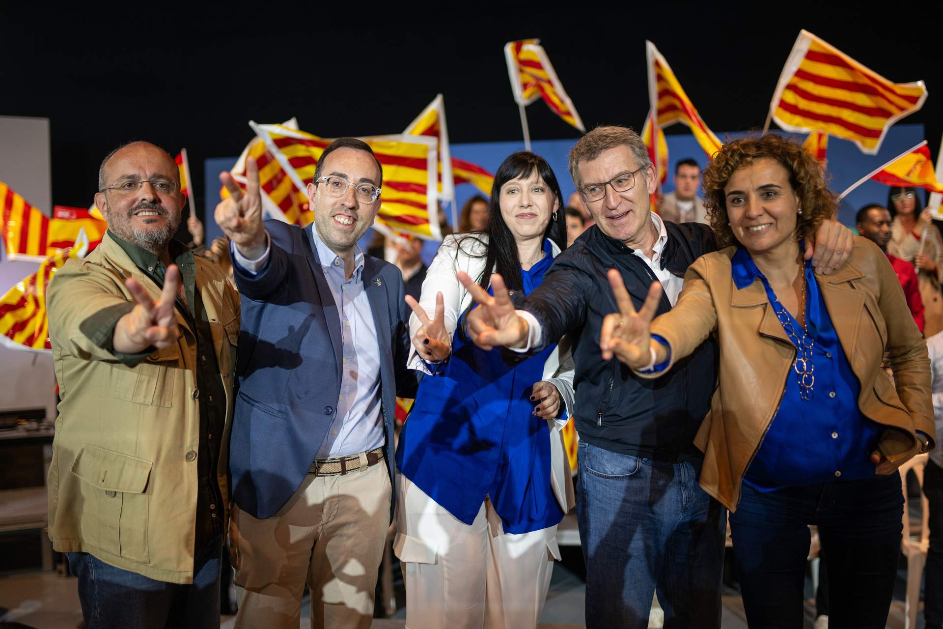 Feijóo aspira a dar el 'sorpasso' a Vox en Cataluña pero el PP teme que la 
