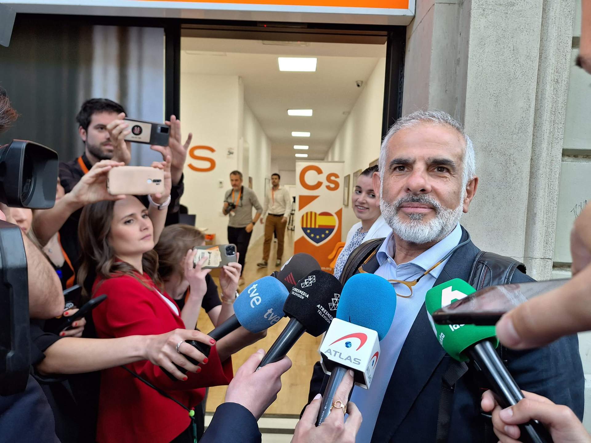 Carrizosa llega a la sede electoral de Cs y afirma que están 