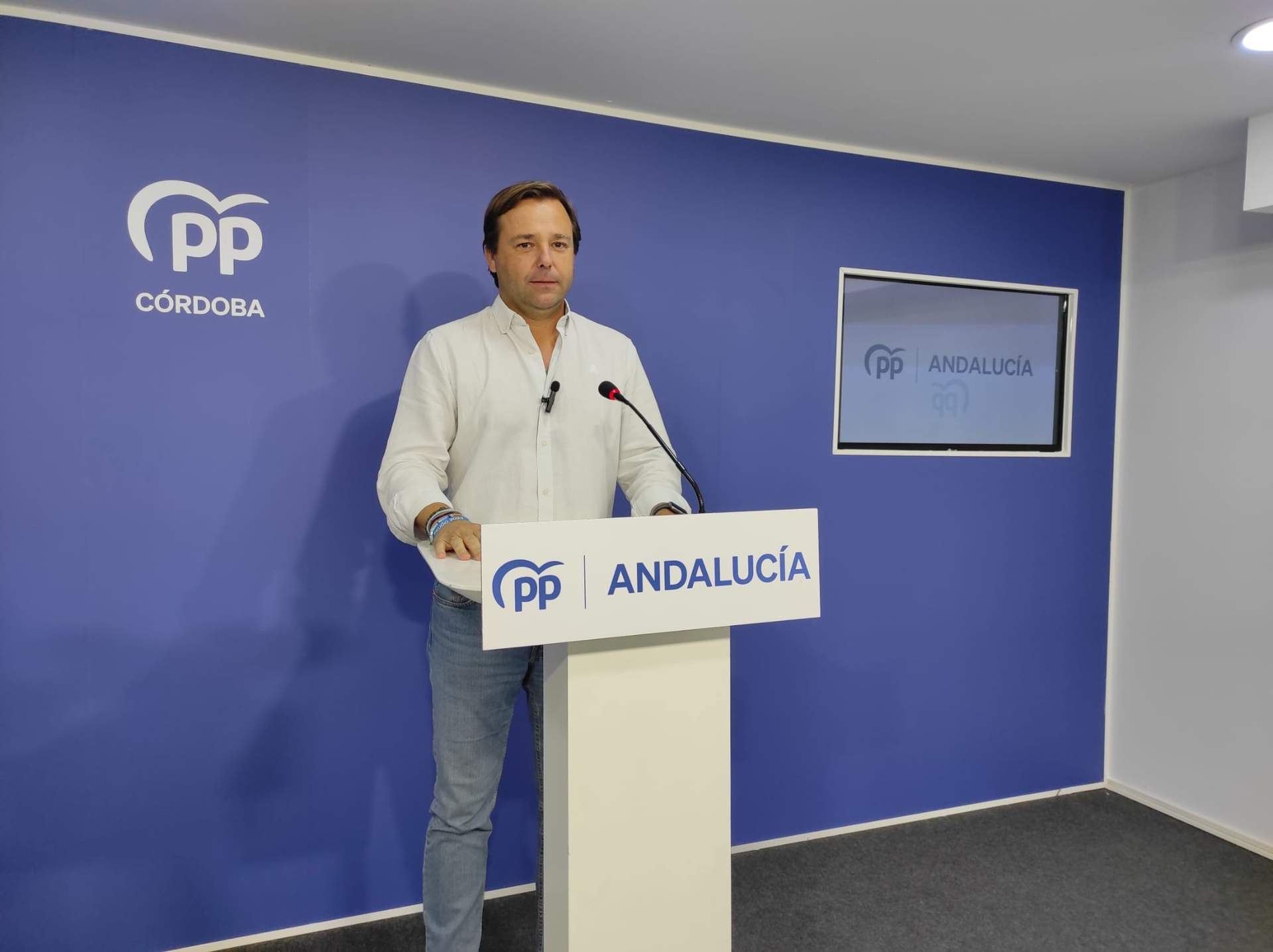 El PP-A niega diálogo o acuerdo con Vox para entrar en el gobierno de Sevilla y lo descarta para después del 9J