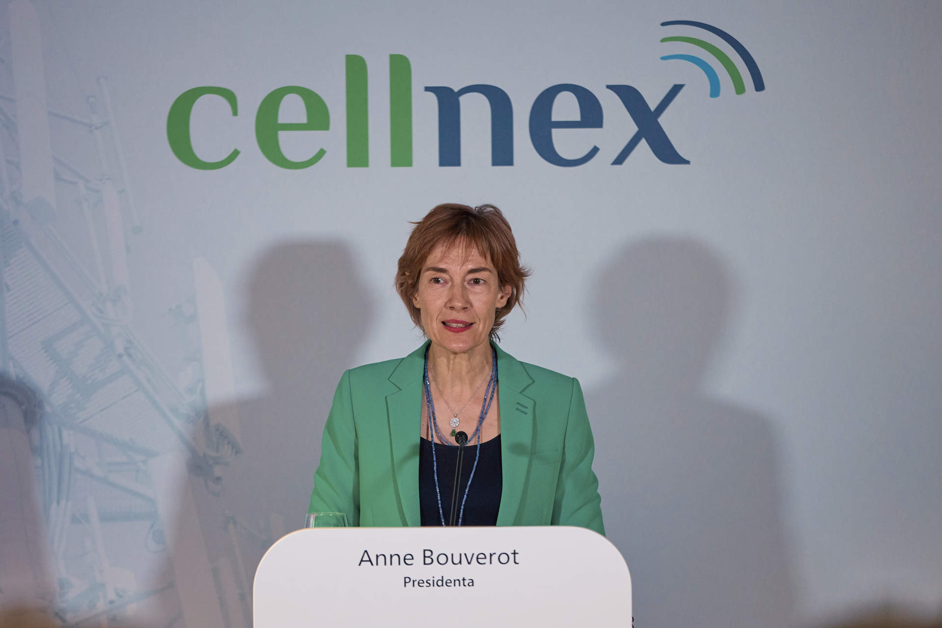 La presidenta de Cellnex invierte casi 100.000 euros en la compra de acciones de la compañía