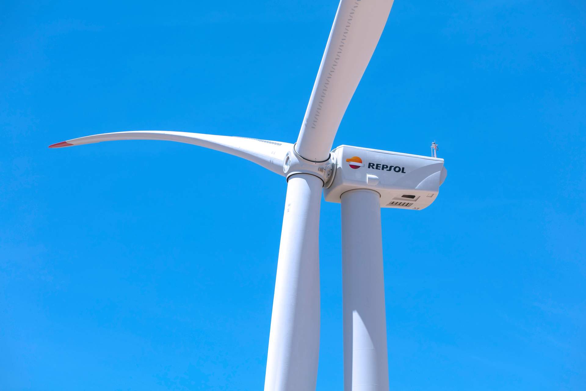 Repsol negocia la incorporación de un nuevo socio minoritario en su negocio de renovables
