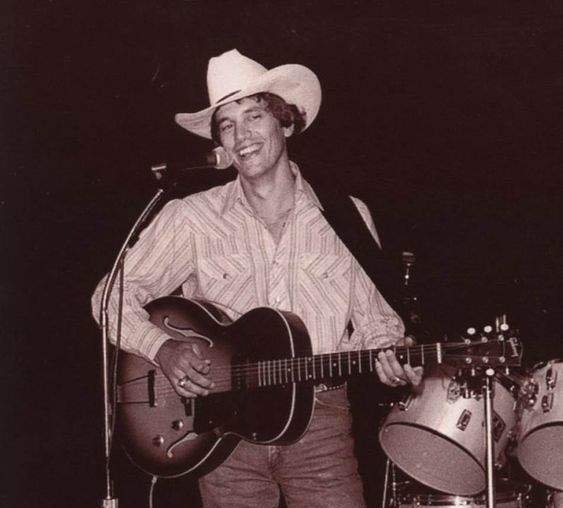 El cambio de George Strait: Antes y después