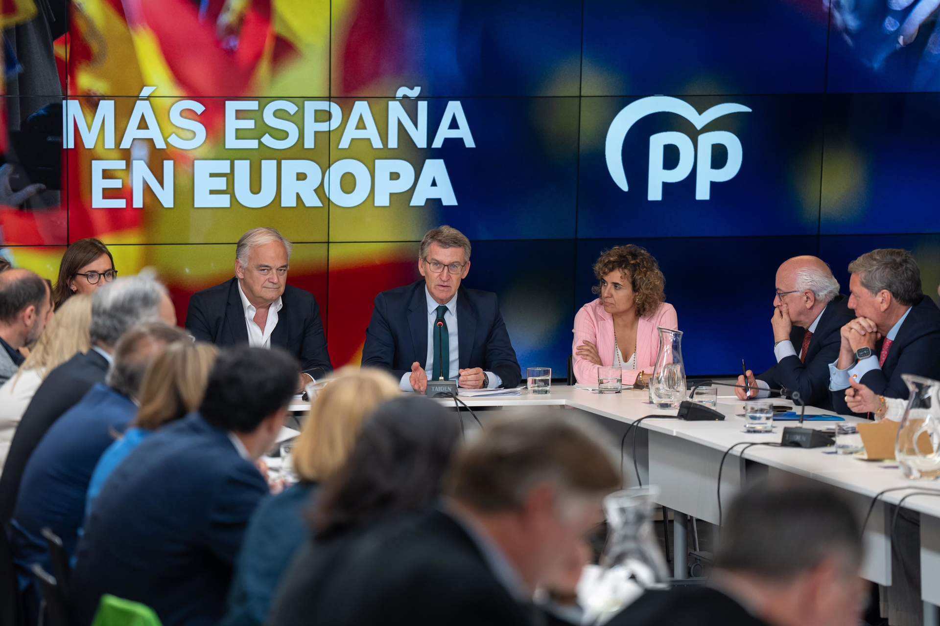 El PP elige  Tu voto es la respuesta  como lema de campaña en europeas para contestar a Sánchez:  Es ahora o nunca 