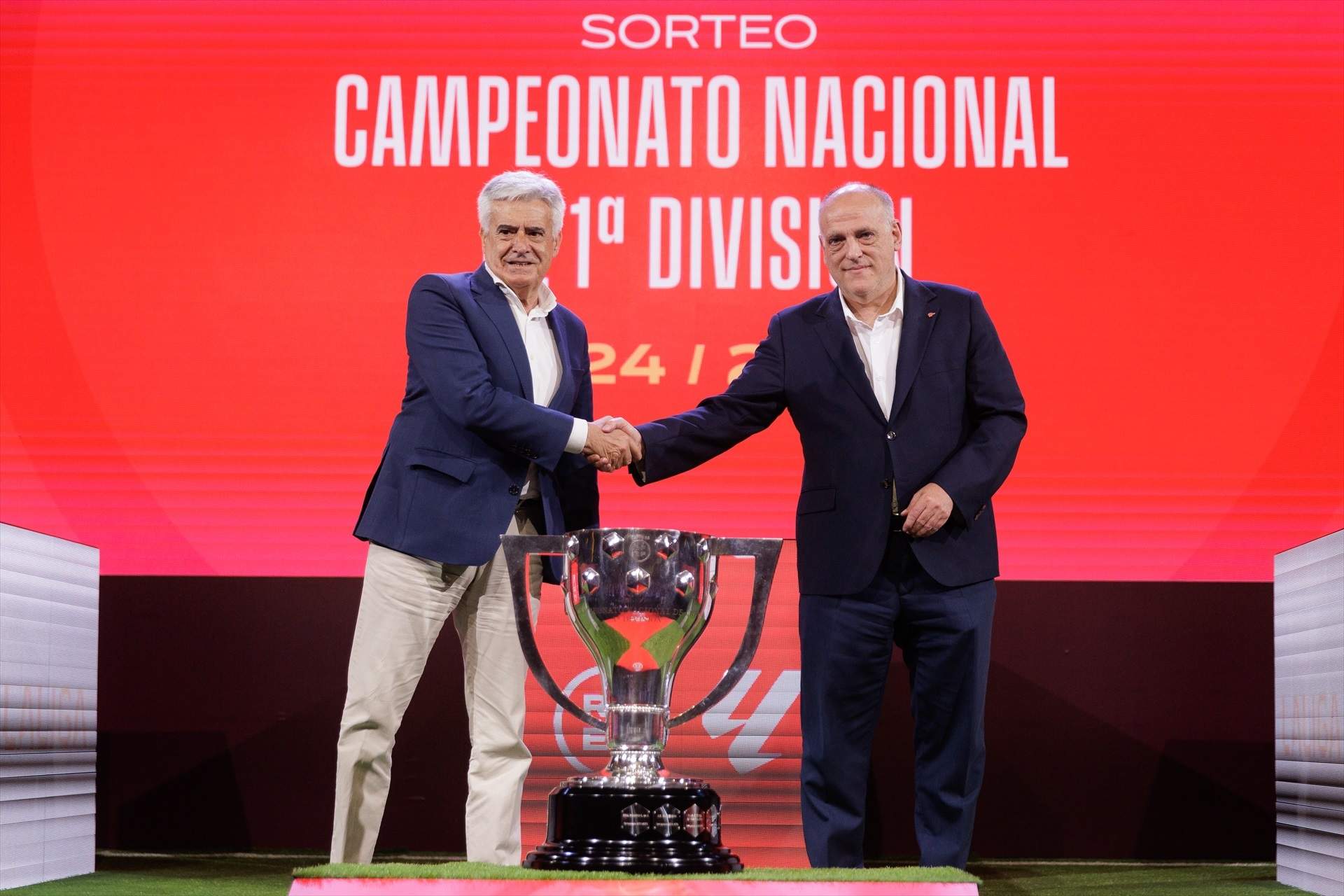 EuropaPress_6039350_javier_tebas_president_of_liga_and_pedro_rocha_president_of_the_spanish