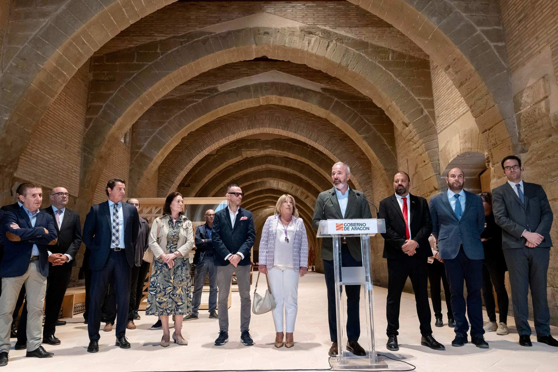 El presidente del Gobierno de Aragón, Jorge Azcón, en el Monasterio de Sijena (Huesca).