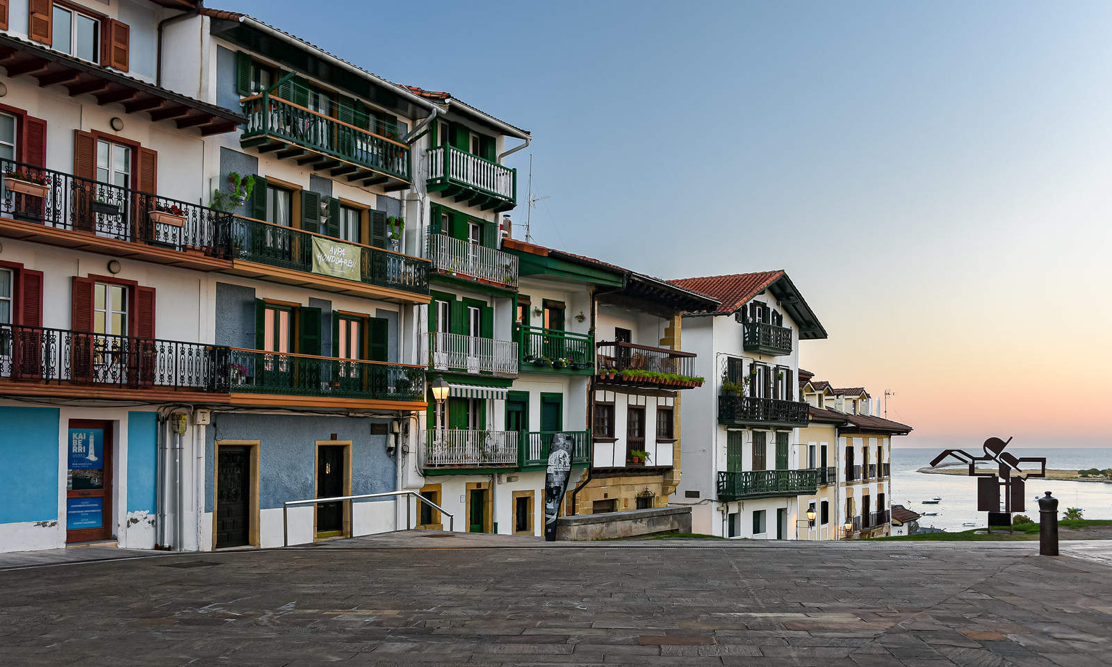 Hondarribia: Un pueblo en la frontera con Francia que te encantará