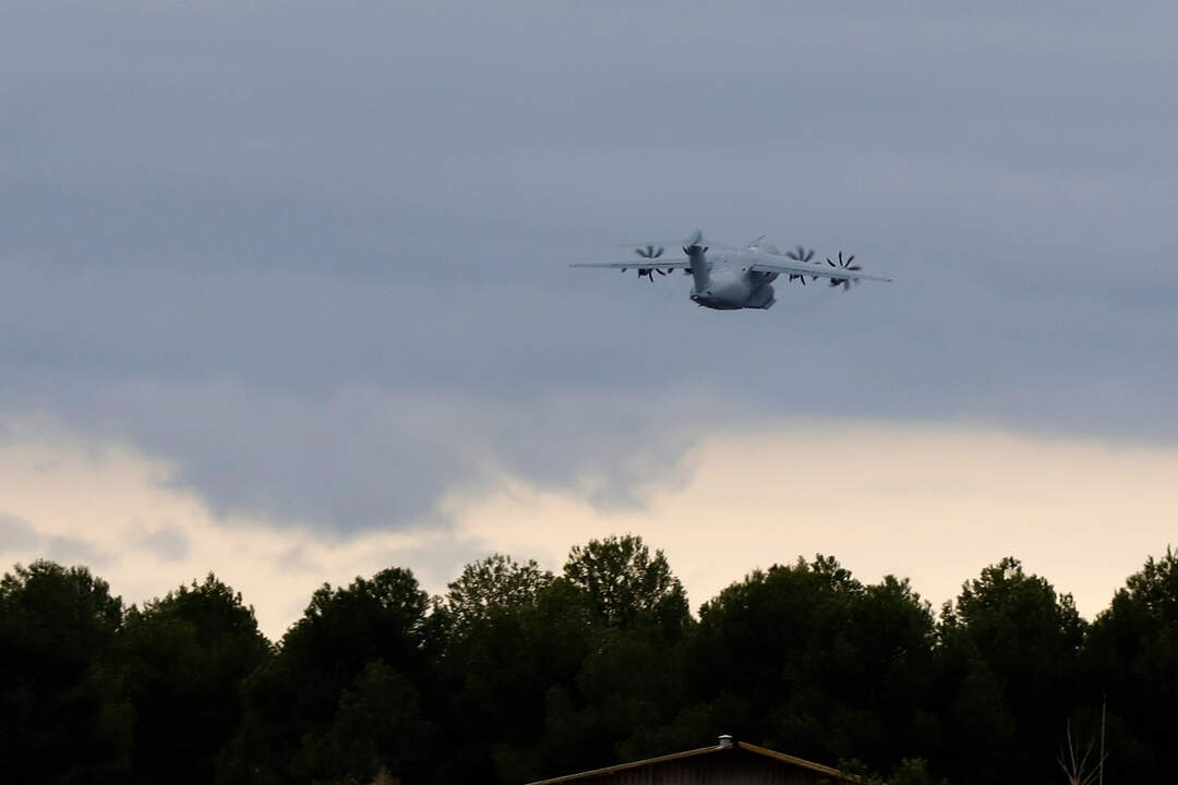Un avión A400M del Ejército del Aire despega de la base aérea de Los Llanos, en Albacete (Foto: Luis Vizcaíno / Europa Press).