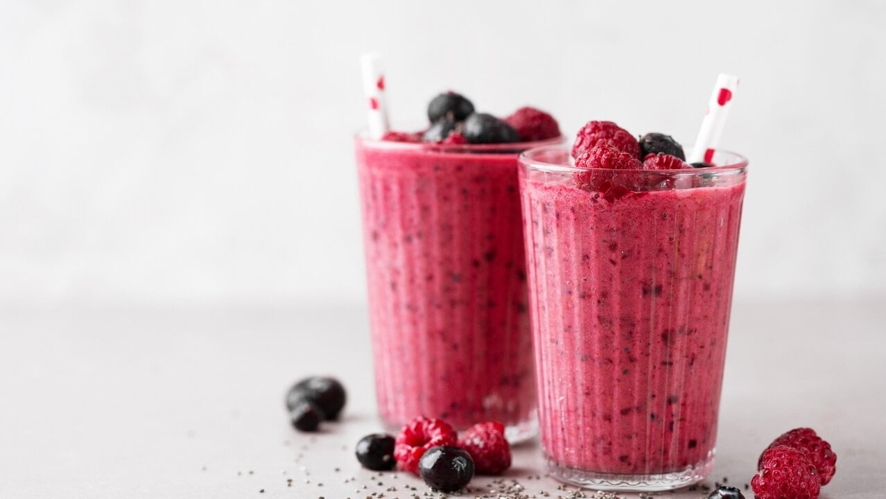 3. Batido de frutos rojos, proteína vegetal y chía