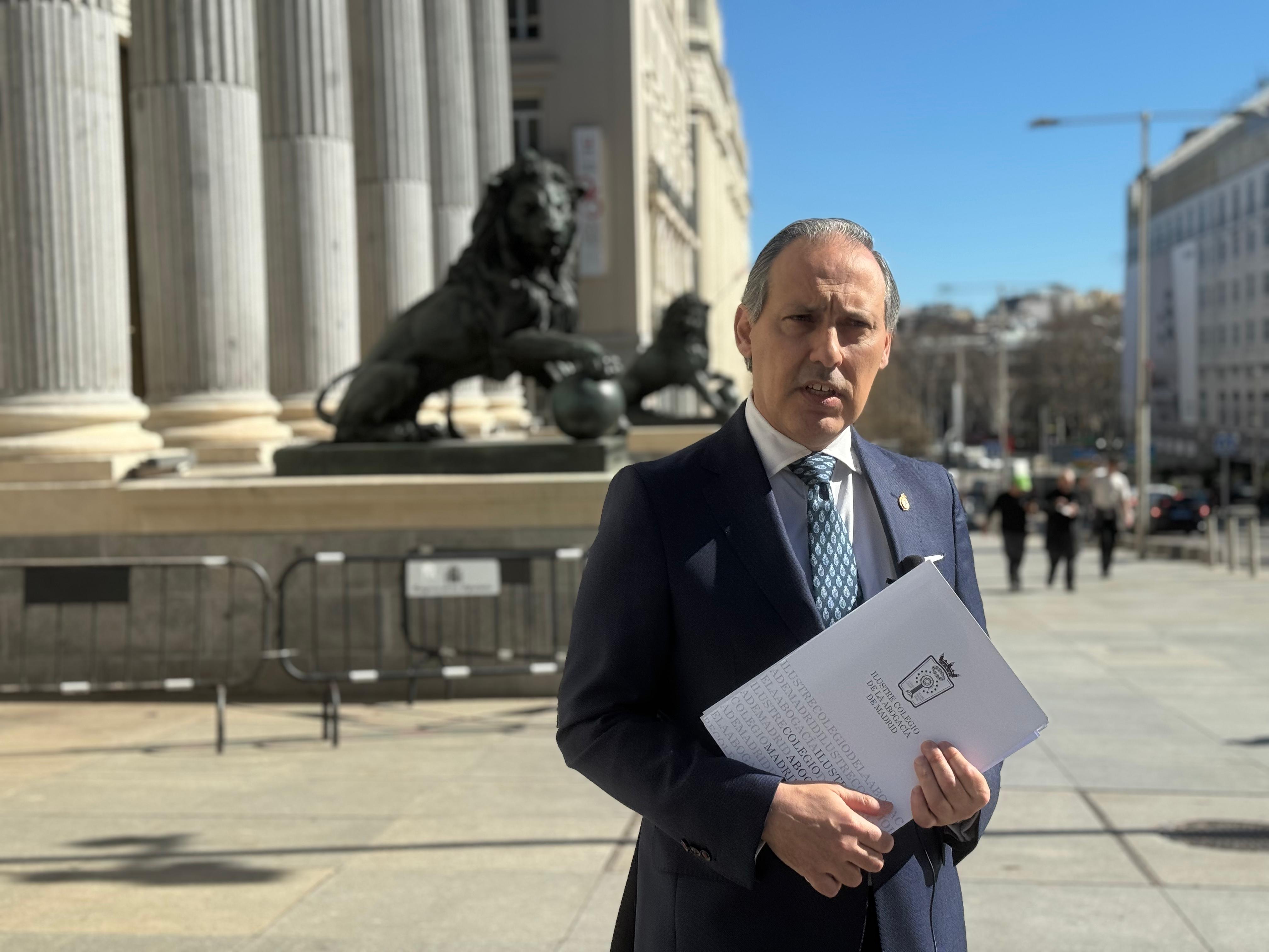 Eugenio Ribon pide en el Congreso regular los amparos colegiales y que el secreto profesional alcance a la abogacía ‘in house’. (Foto: ICAM)