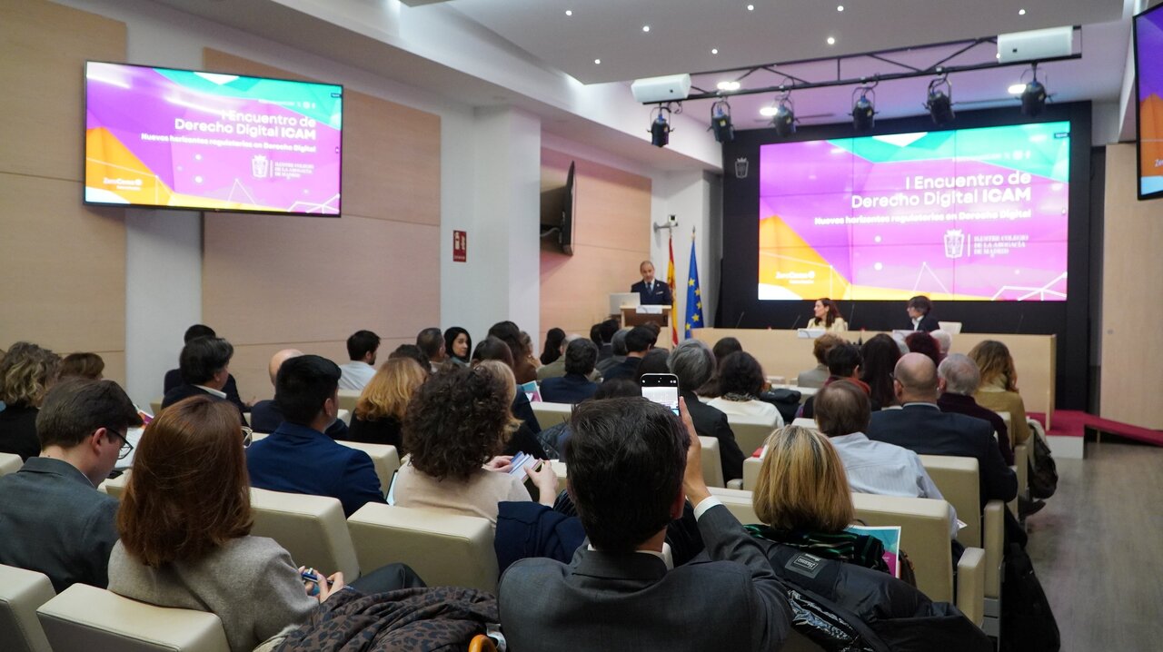 Inauguración del I Encuentro de Derecho Digital del ICAM  con Eugenio Ribon, Ofelia Tej erina y Alejandro Touriño.