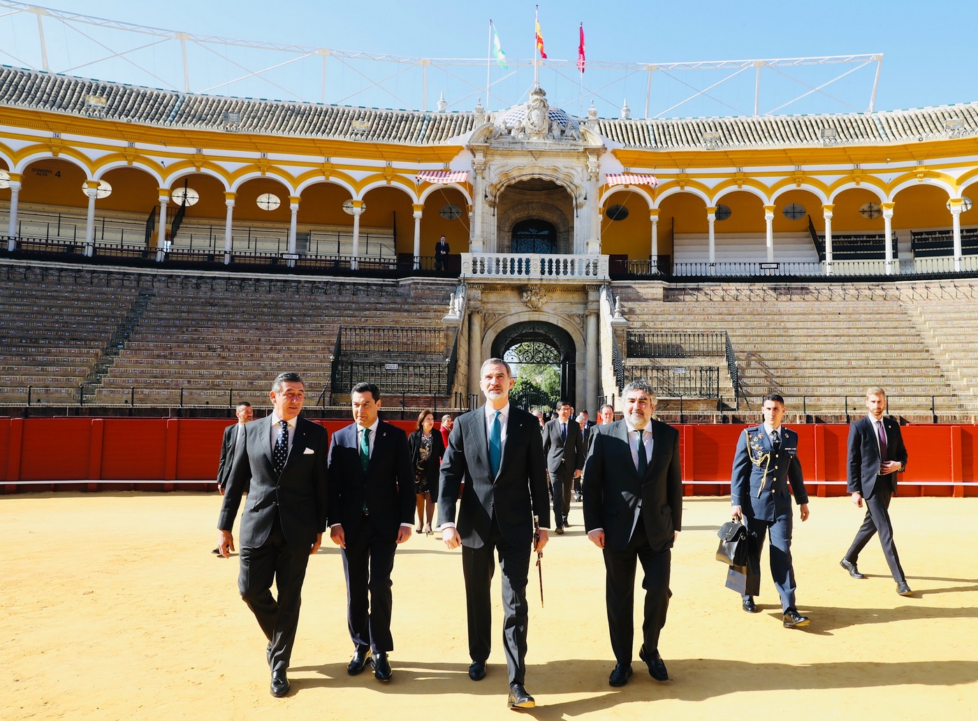 El rey a su llegada a la Real Maestranza de Caballería de Sevilla