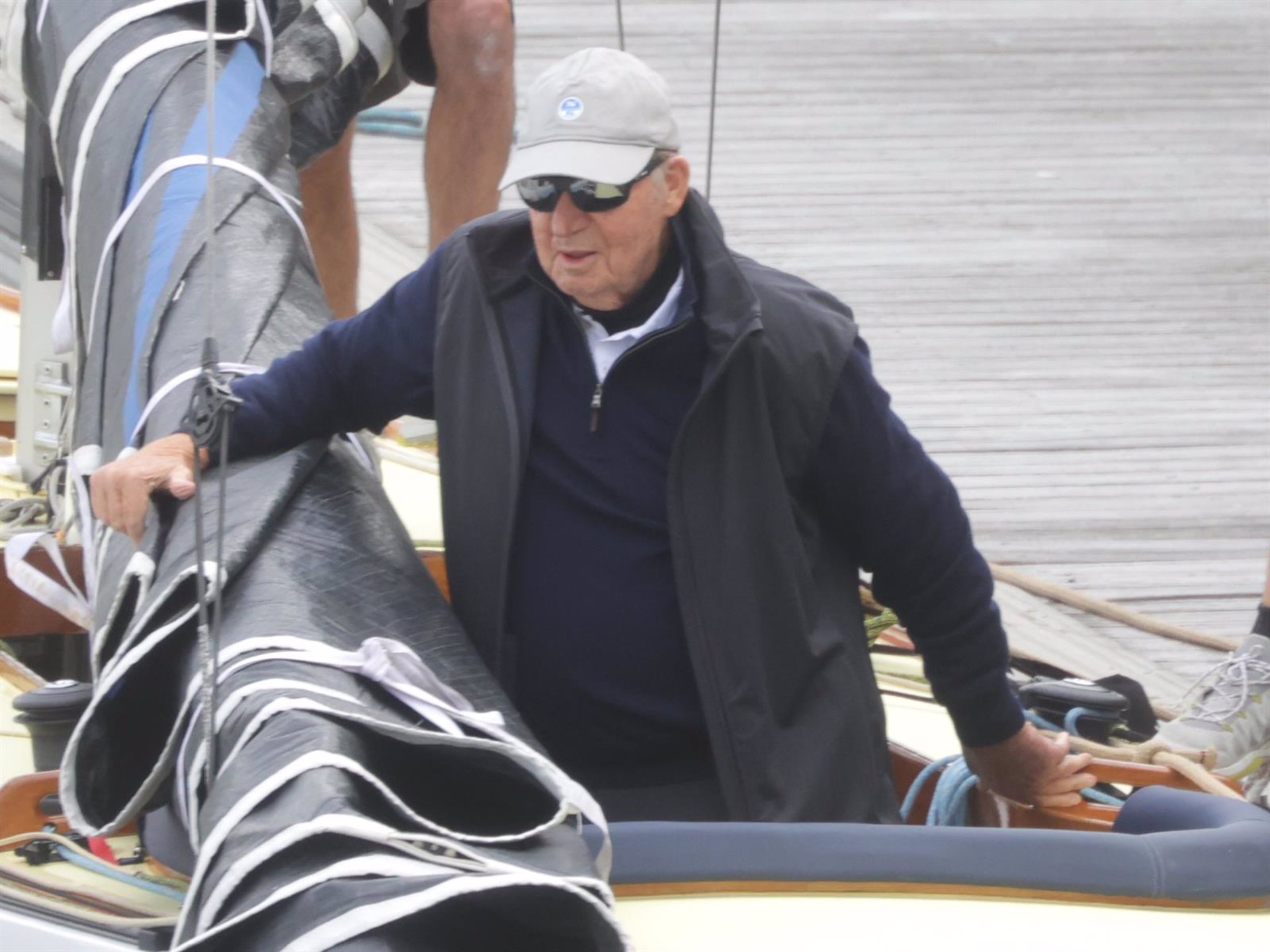 El Rey Juan Carlos ha vuelto a salir a navegar a bordo de 'El Bribón' - EUROPA PRESS.