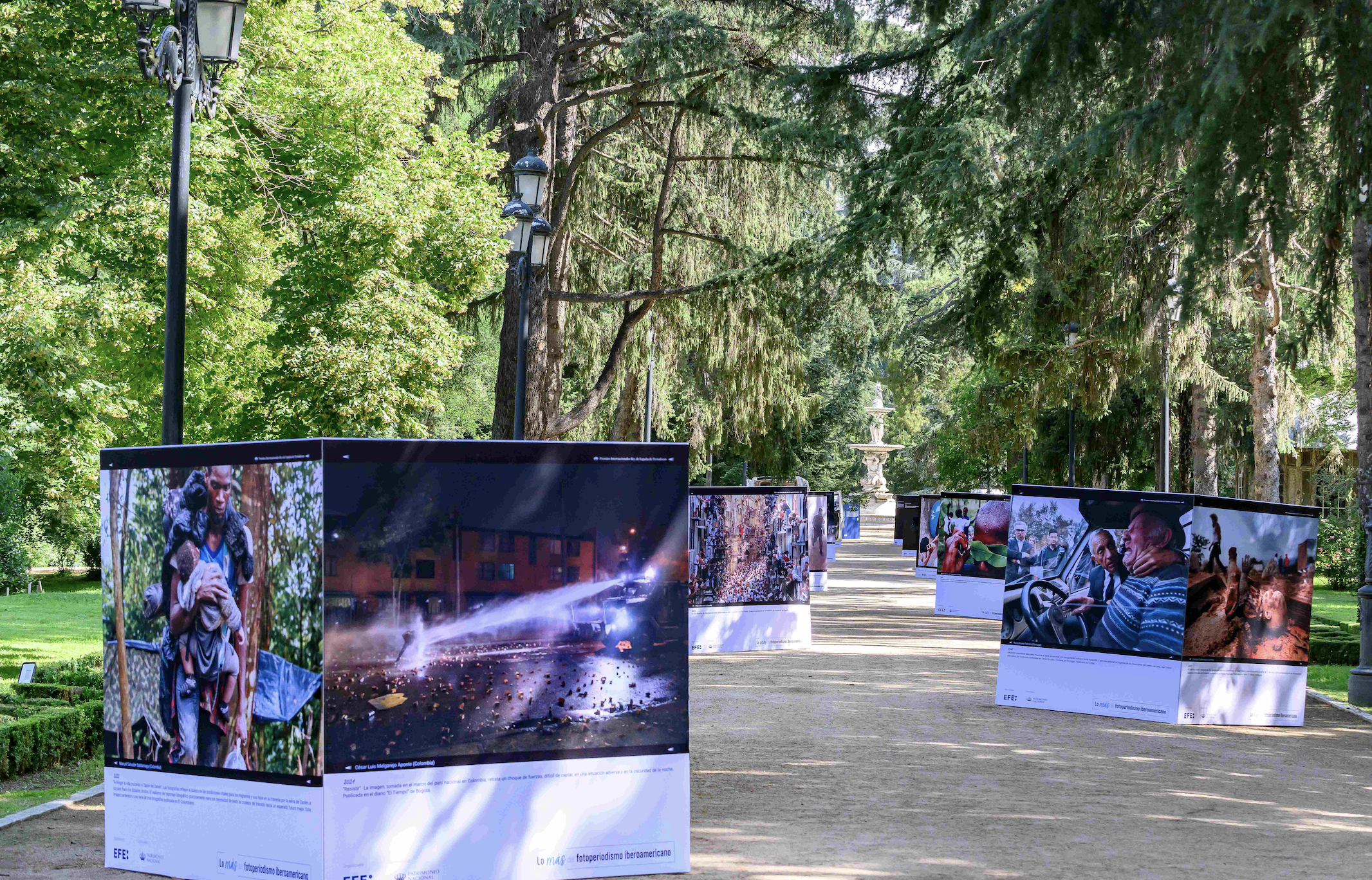 Inauguración de la exposición Lo más del fotoperiodismo iberoamericano en el Campo del Moro.