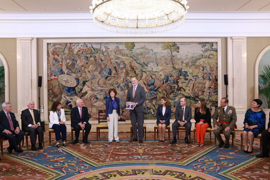Felipe VI y el cariñoso encuentro con una de las mujeres que marcó su vida. Foto: Casa Real.