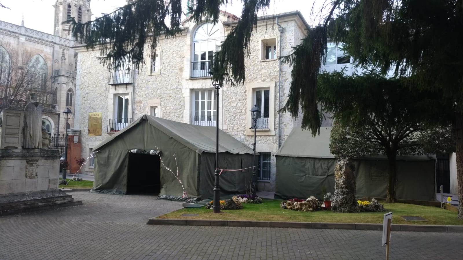 Carpa de desinfección de la residencia Barrantes.