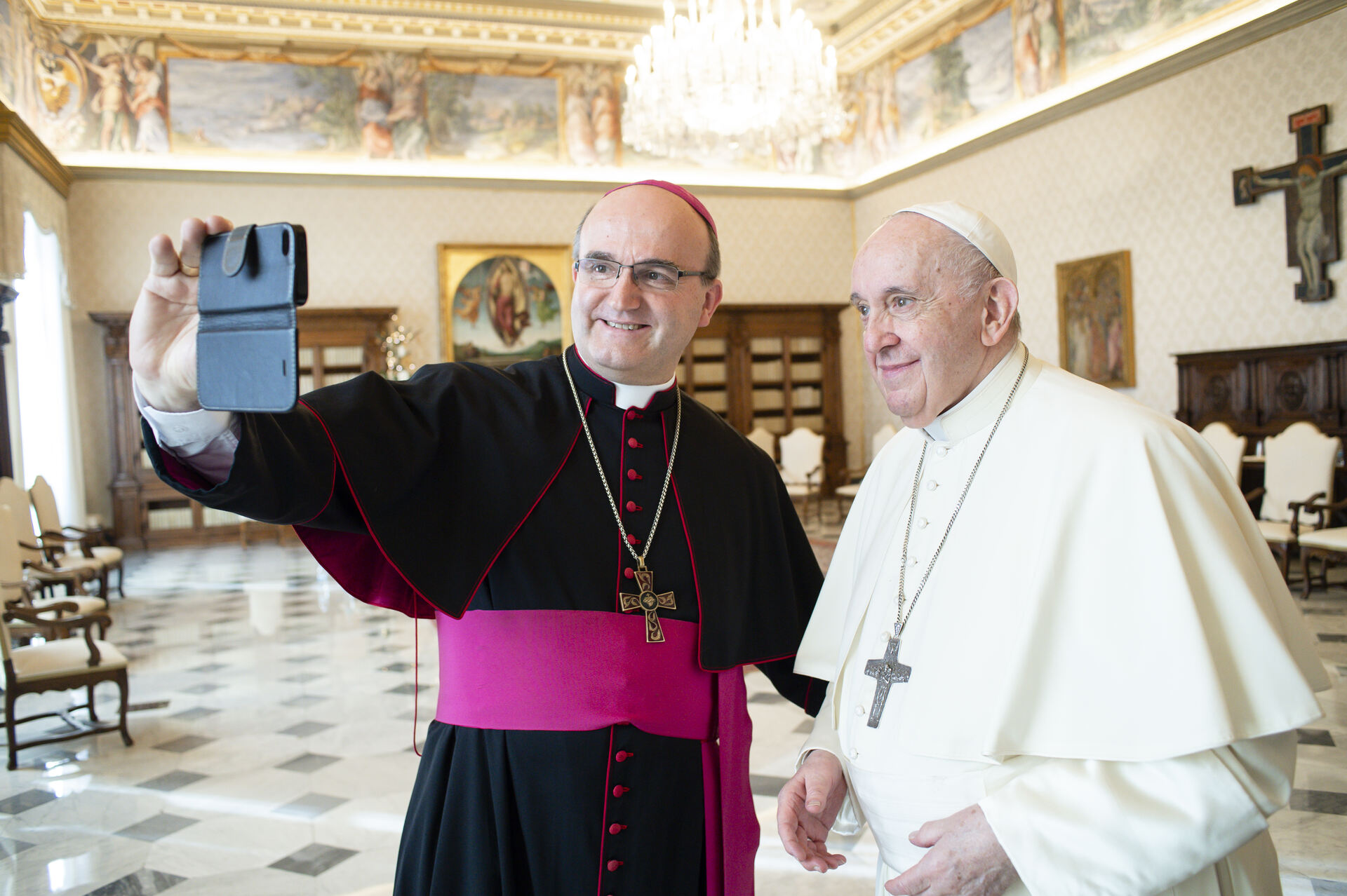 Mons. José Ignacio Munilla con el Papa Francisco.