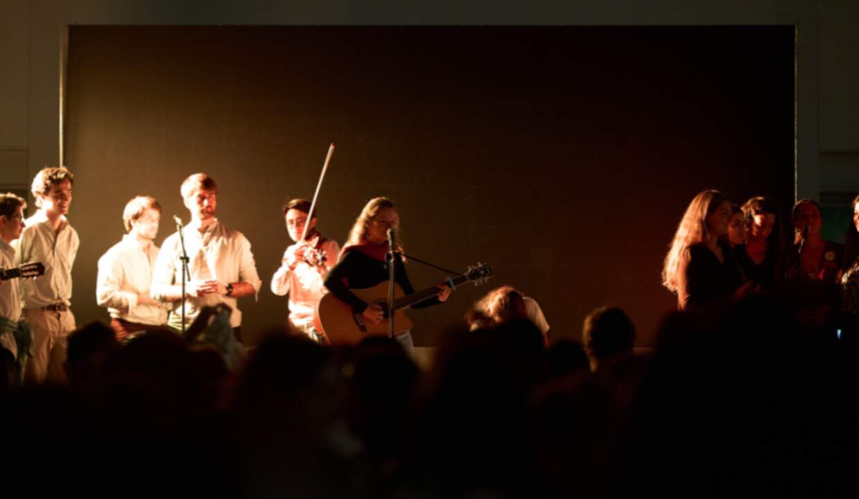Concierto de Kénosis en el encuentro de Familia Regnum Christi en octubre de 2023.